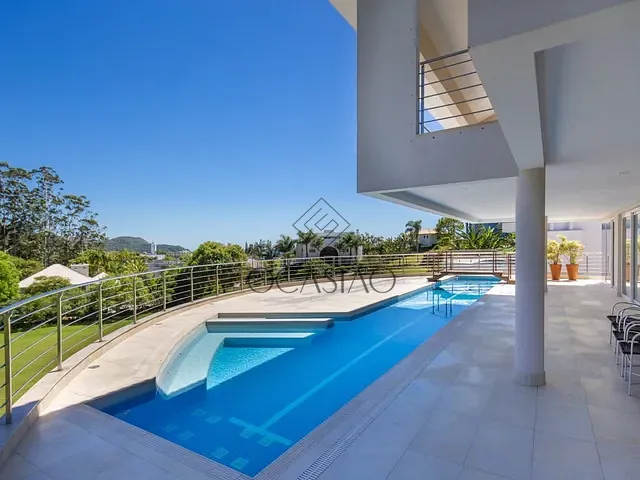 Casa 7 quartos e 7 banheiros, à venda, no bairro Ilhota em Itapema