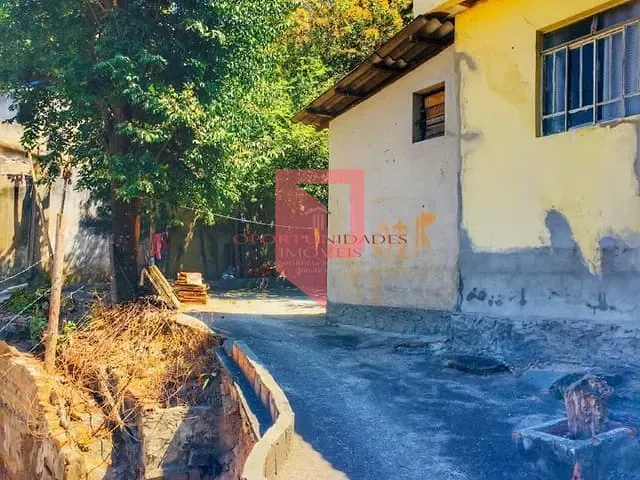Casa com 369m² 3 quartos e 1 banheiro, à venda, no bairro Padre Eustáquio em Belo Horizonte