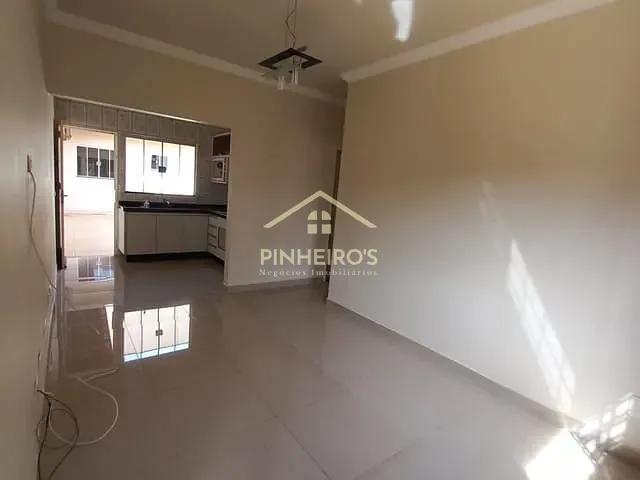 Casa com 200m² 2 quartos e 2 banheiros, à venda, no bairro Jardim Esperança em Cambé
