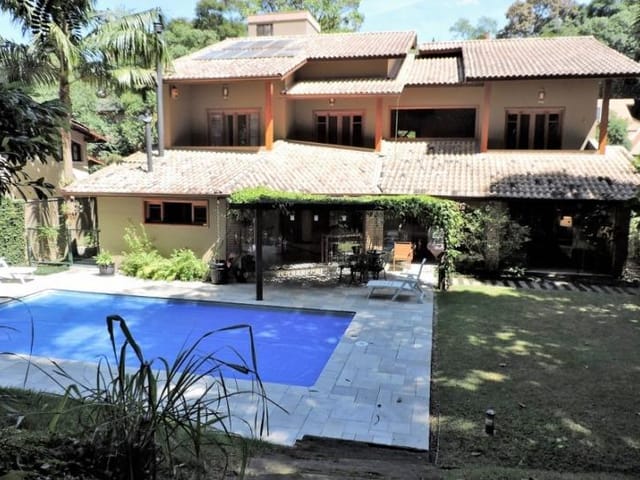 Casa com 1000m² 4 quartos e 5 banheiros, à venda, no bairro Altos de São Fernando em Jandira