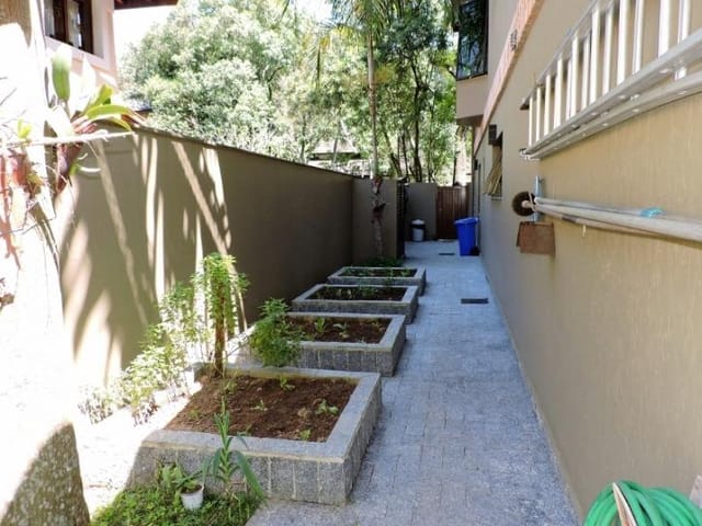 Casa com 1000m² 4 quartos e 5 banheiros, à venda, no bairro Altos de São Fernando em Jandira