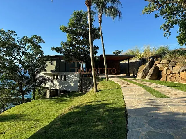 Casa com 3000m² 5 quartos e 6 banheiros, à venda, no bairro Pacuíba em Ilhabela