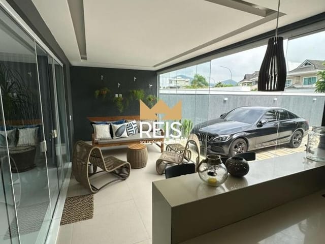 Casa com 490m² 5 quartos e 1 banheiro, à venda, no bairro Recreio dos Bandeirantes em Rio de Janeiro