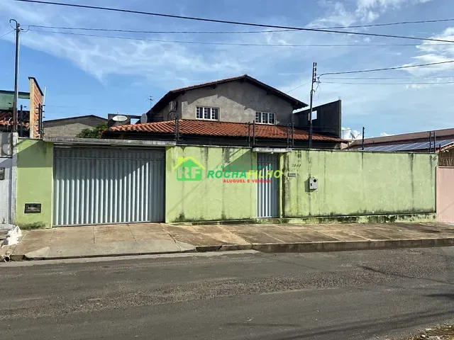 Casa com 592m², à venda, no bairro Lourival Parente em Teresina