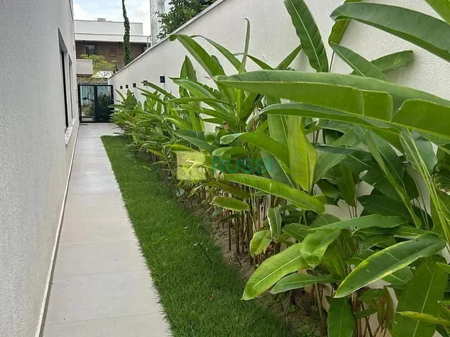 Casa com 588m² 4 quartos e 5 banheiros, à venda, no bairro Urbanova em São José dos Campos