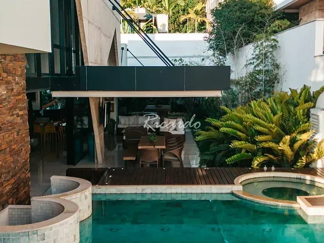Casa com 741m² 4 quartos e 6 banheiros, à venda, no bairro Jardins Munique em Goiânia
