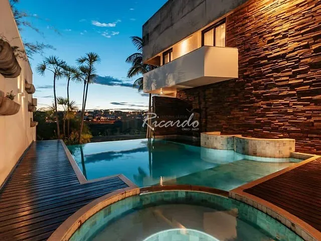 Casa com 741m² 4 quartos e 6 banheiros, à venda, no bairro Jardins Munique em Goiânia