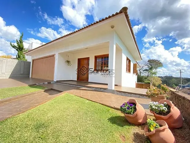 Casa com 268m² 4 quartos e 3 banheiros, à venda, no bairro Getúlio Vargas em Ijuí