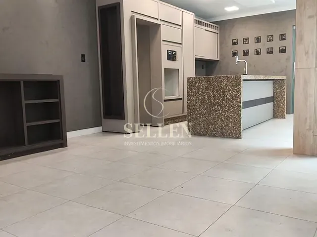 Casa 3 quartos e 4 banheiros, para alugar, no bairro Nova Esperança em Balneário Camboriú