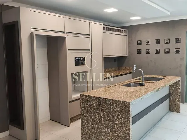 Casa 3 quartos e 4 banheiros, para alugar, no bairro Nova Esperança em Balneário Camboriú