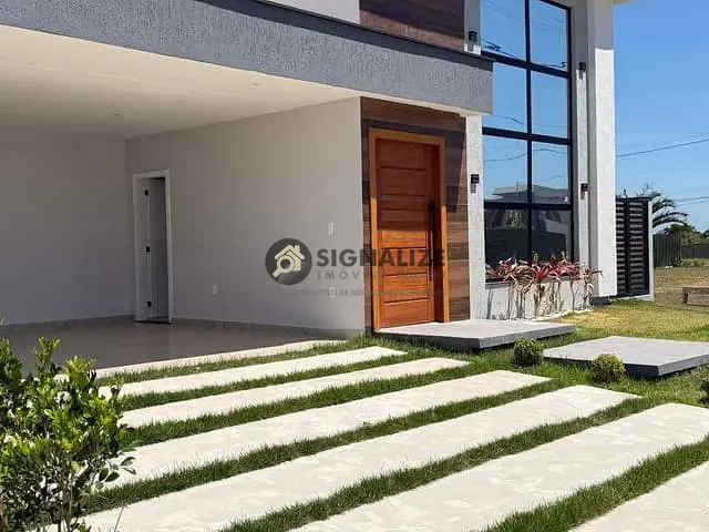 Casa 3 quartos e 5 banheiros, à venda, no bairro Ogiva em Cabo Frio