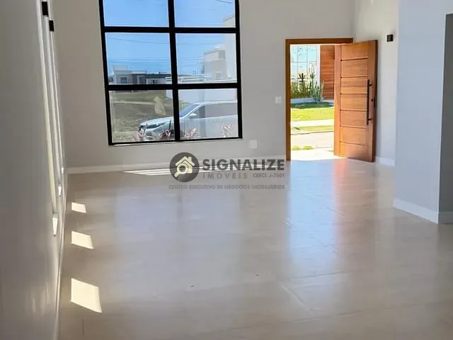 Casa 3 quartos e 5 banheiros, à venda, no bairro Ogiva em Cabo Frio