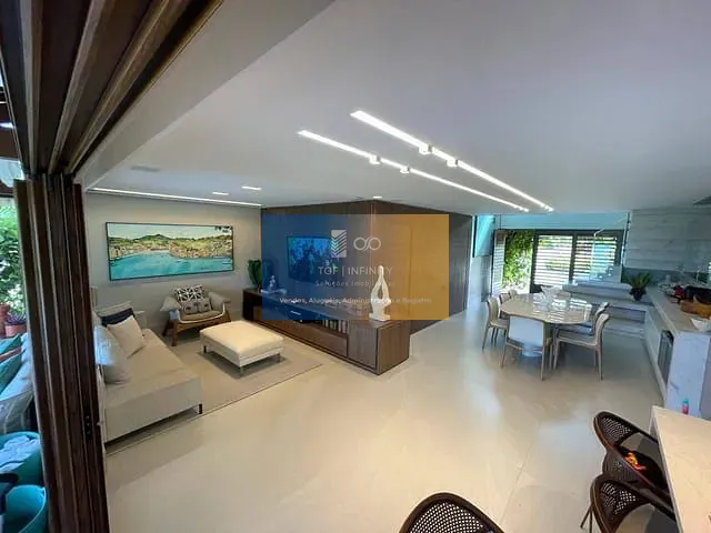 Casa 4 quartos e 5 banheiros, à venda, no bairro Centro em Tamandaré