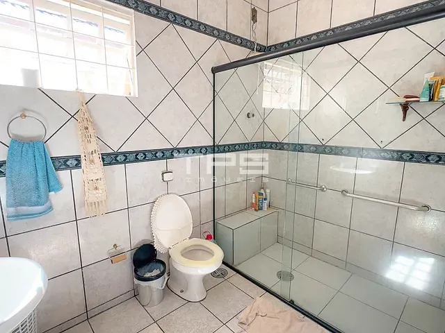 Casa com 200m² 3 quartos e 2 banheiros, à venda, no bairro Parque Residencial Anna Guilhermina Rois Alves em Guaratinguetá