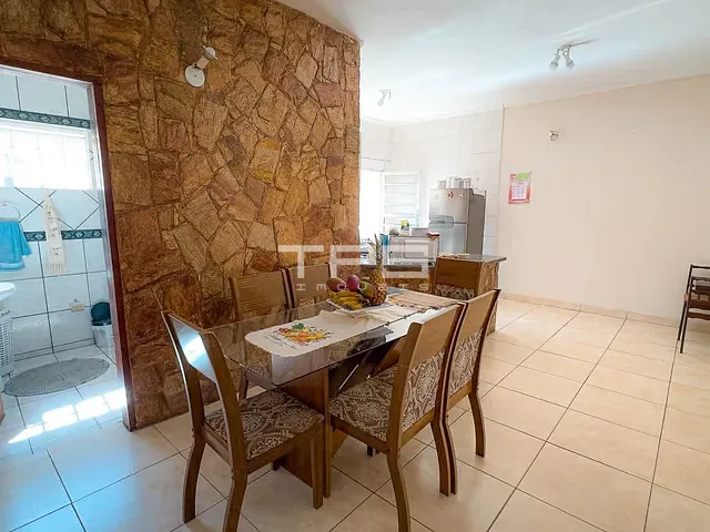 Casa com 200m² 3 quartos e 2 banheiros, à venda, no bairro Parque Residencial Anna Guilhermina Rois Alves em Guaratinguetá