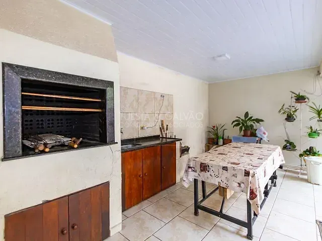 Casa com 266m² 4 quartos e 3 banheiros, à venda, no bairro Cajuru em Curitiba