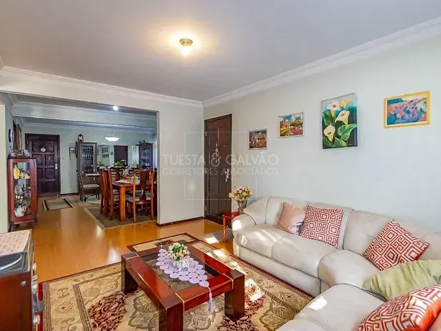 Casa com 266m² 4 quartos e 3 banheiros, à venda, no bairro Cajuru em Curitiba