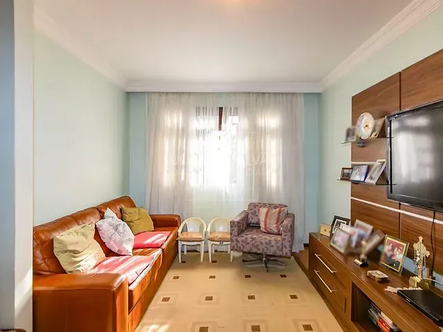 Casa com 266m² 4 quartos e 3 banheiros, à venda, no bairro Cajuru em Curitiba