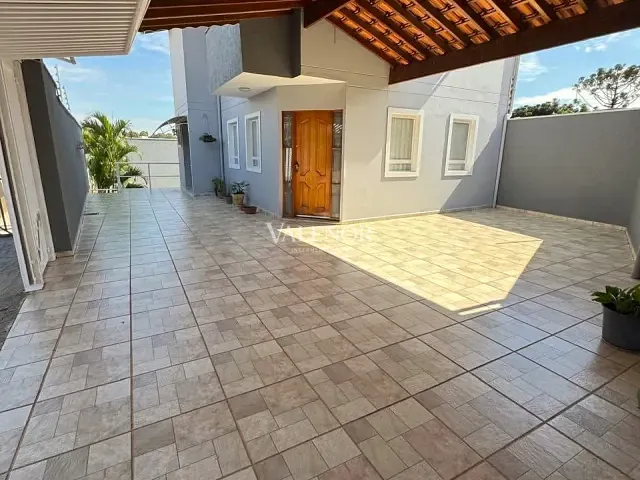 Casa com 250m² 3 quartos e 4 banheiros, à venda, no bairro Jardim São Vicente em Jundiaí
