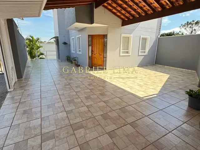 Casa com 250m² 3 quartos e 4 banheiros, à venda, no bairro Jardim São Vicente em Jundiaí