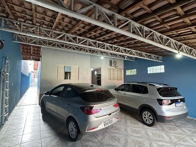 Casa com 350m² 2 quartos e 2 banheiros, à venda, no bairro Centro em Extrema