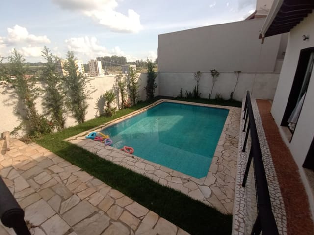 Casa com 300m², à venda, no bairro Riviera de São João em São João da Boa Vista