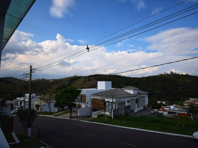 Casa com 540m² 3 quartos e 3 banheiros, à venda, no bairro Grama em Juiz de Fora