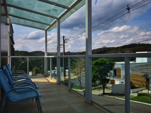 Casa com 540m² 3 quartos e 3 banheiros, à venda, no bairro Grama em Juiz de Fora