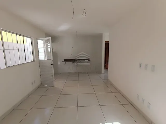 Casa 3 quartos e 3 banheiros, à venda, no bairro Pedra Mole em Teresina