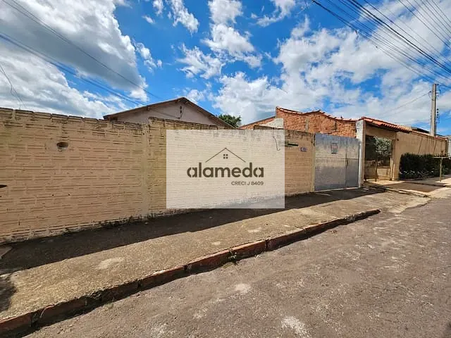 Casa com 276m² 3 quartos e 1 banheiro, à venda, no bairro AEROPORTO em Jacarezinho