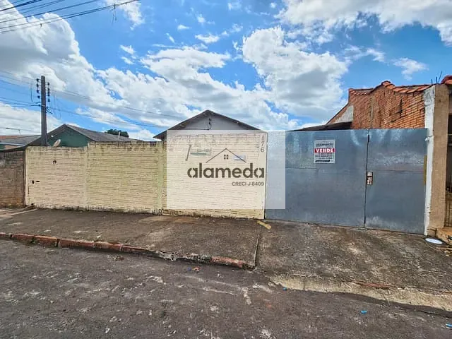 Casa com 276m² 3 quartos e 1 banheiro, à venda, no bairro AEROPORTO em Jacarezinho
