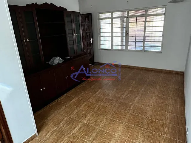 Casa com 200m² 3 quartos e 2 banheiros, à venda, no bairro Jardim Jacinto em Jacareí