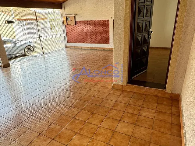 Casa com 200m² 3 quartos e 2 banheiros, à venda, no bairro Jardim Jacinto em Jacareí