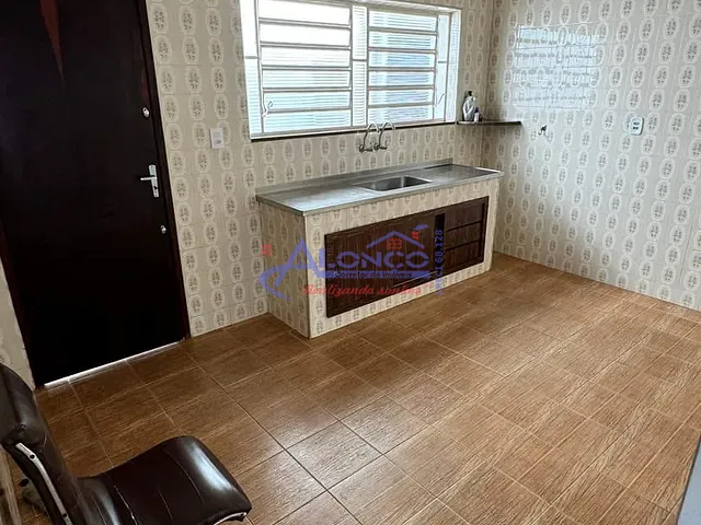 Casa com 200m² 3 quartos e 2 banheiros, à venda, no bairro Jardim Jacinto em Jacareí