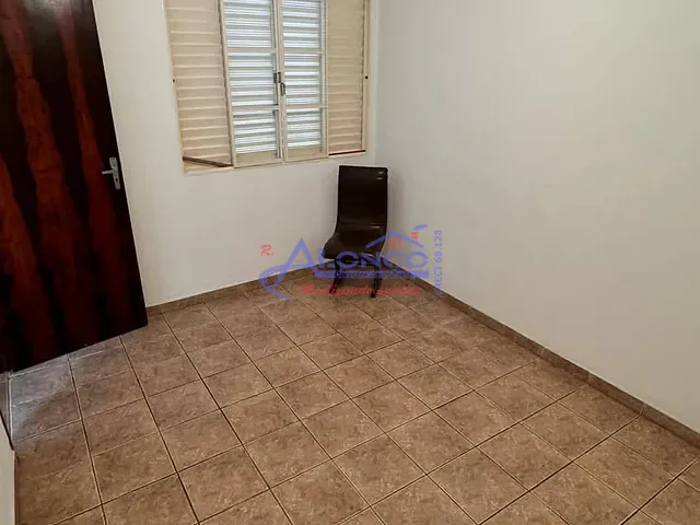 Casa com 200m² 3 quartos e 2 banheiros, à venda, no bairro Jardim Jacinto em Jacareí