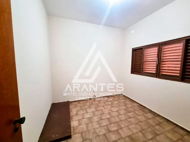 Casa 3 quartos e 2 banheiros, à venda, no bairro Centro em Barretos