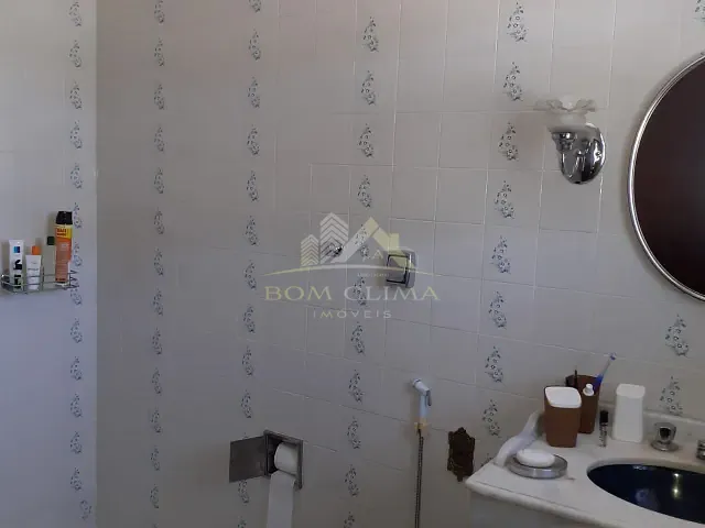 Casa com 326m² 4 quartos e 1 banheiro, à venda, no bairro Manoel Honório em Juiz de Fora