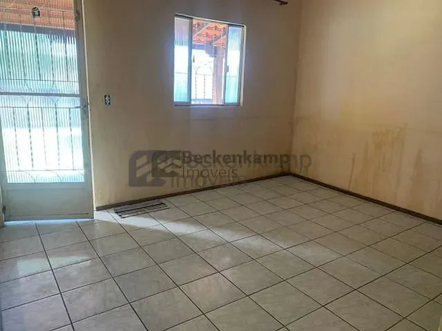 Casa 2 quartos e 1 banheiro, à venda, no bairro PINHEIRAL em Pinheiral
