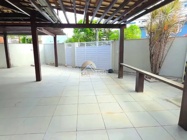 Casa com 380m² 4 quartos e 4 banheiros, à venda, no bairro Buraquinho em Lauro de Freitas