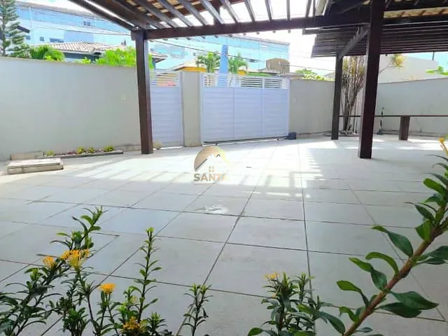Casa com 380m² 4 quartos e 4 banheiros, à venda, no bairro Buraquinho em Lauro de Freitas