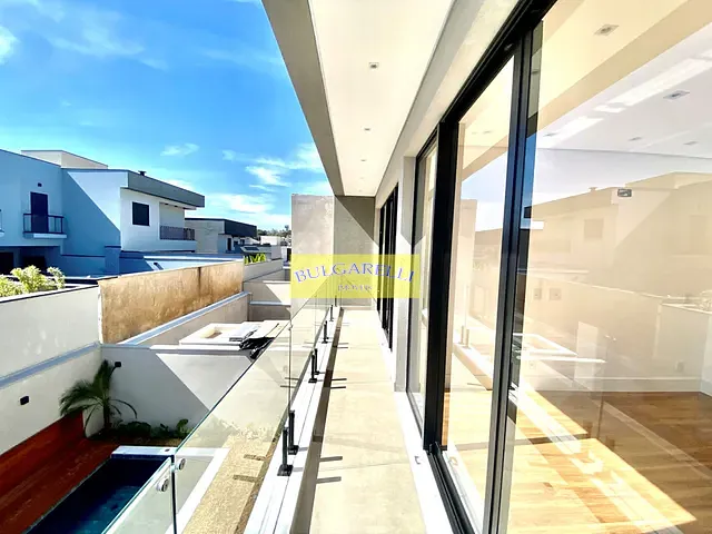 Casa com 315m² 3 quartos e 4 banheiros, à venda, no bairro Jardim Samambaia em Jundiaí