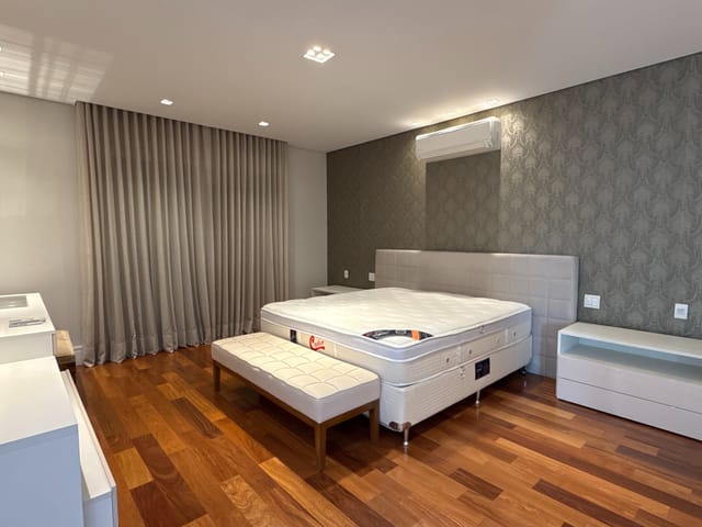 Casa com 525m² 4 quartos e 8 banheiros, à venda, no bairro Centro Comercial Jubran em Barueri