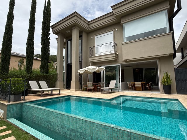 Casa com 525m² 4 quartos e 8 banheiros, à venda, no bairro Centro Comercial Jubran em Barueri