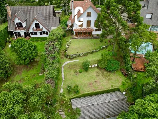 Casa com 1100m² 4 quartos e 5 banheiros, à venda, no bairro Alto do Capivari em Campos do Jordão