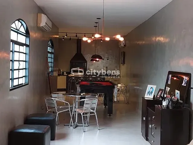 Casa 2 quartos e 2 banheiros, à venda, no bairro Planalto em Araçatuba