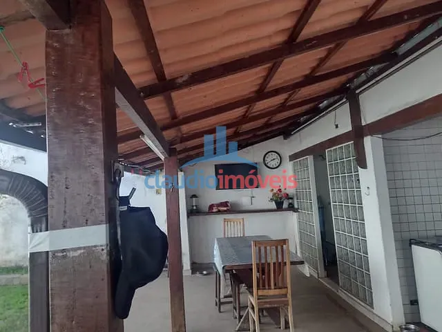 Casa com 400m² 3 quartos e 2 banheiros, à venda, no bairro Laranjal em Volta Redonda