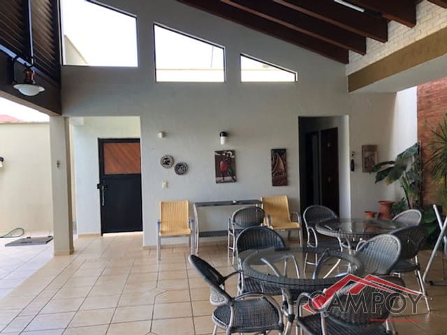 Foto do Casa - LINDA RESIDÊNCIA CENTRAL PRÓXIMO A FEIRINHA   à venda 4 Quartos, 1 Suite, 4 Vagas, 600M²,  Apucarana - PR | CAMPOY CORRETOR DE IMÓVEIS