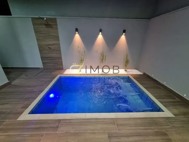 Casa com 250m² 3 quartos e 5 banheiros, à venda, no bairro Jardim Valencia em Ribeirão Preto