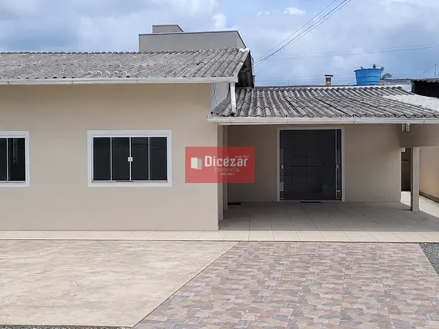 Casa com 298m² 3 quartos e 2 banheiros, à venda, no bairro N. SRA. DE FÁTIMA em Penha
