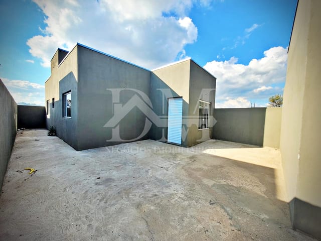 Casa 2 quartos e 1 banheiro, à venda, no bairro Jardim Santa Cecília em Jaguariaíva